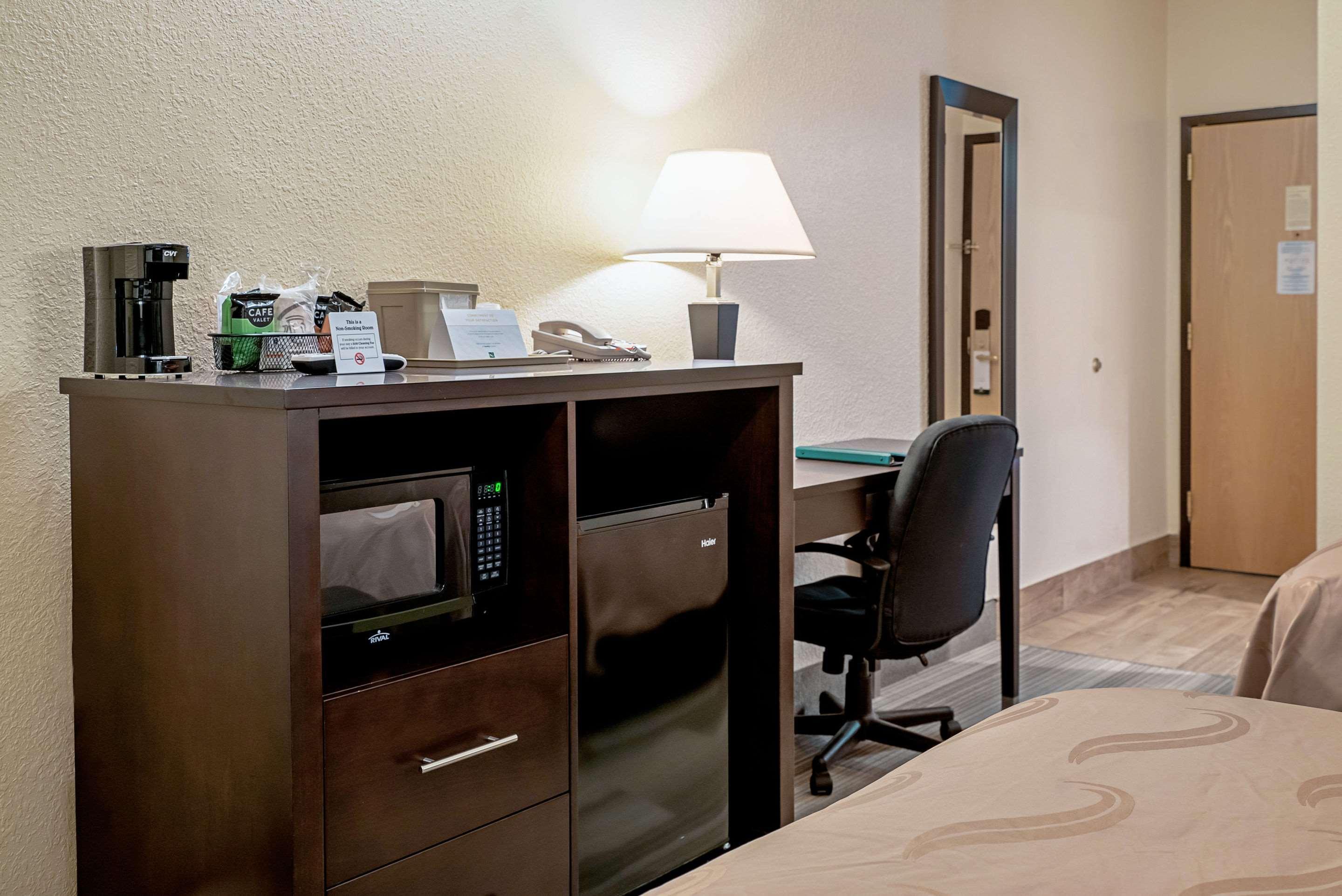 Quality Inn & Suites Robbinsville Exterior foto