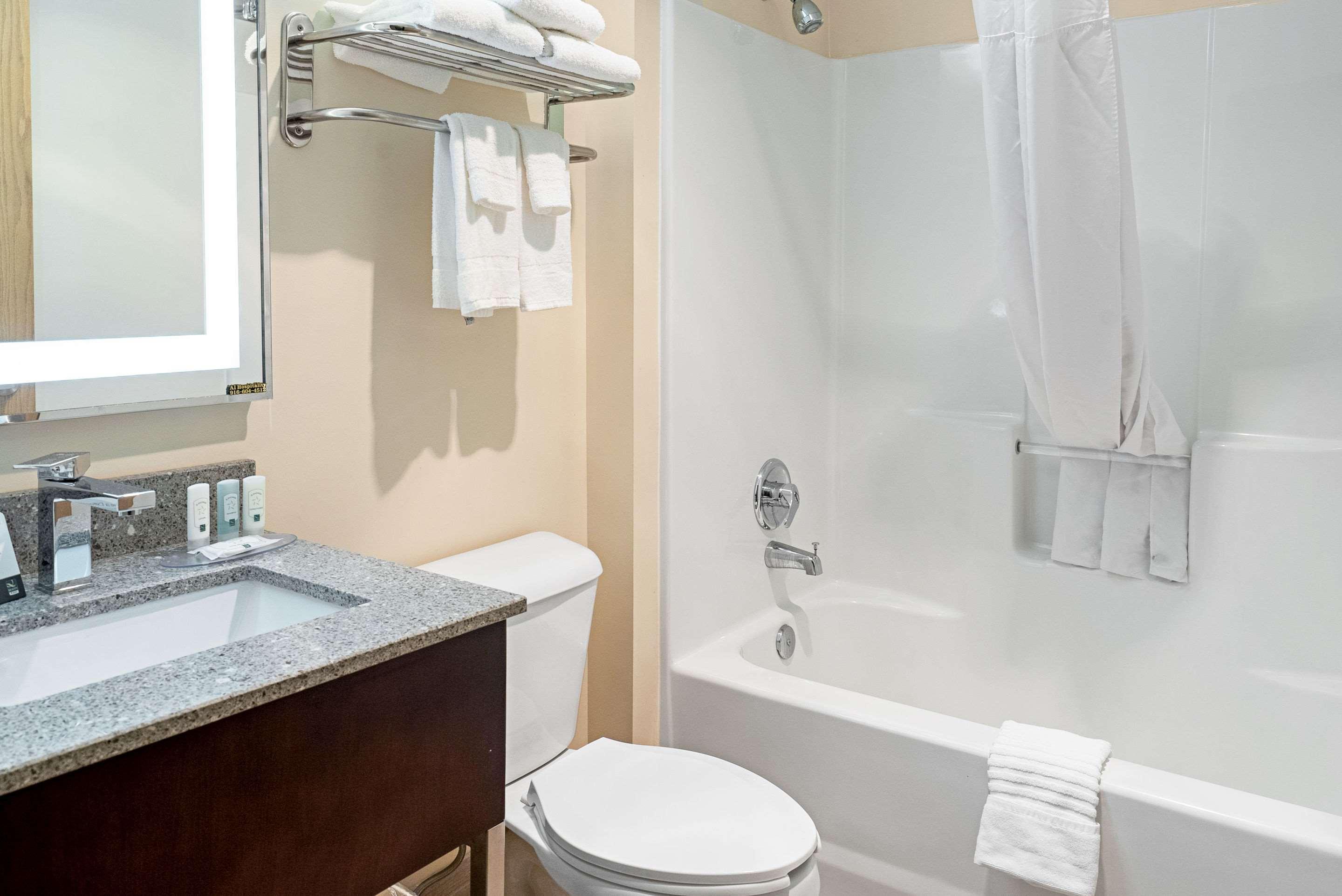Quality Inn & Suites Robbinsville Exterior foto